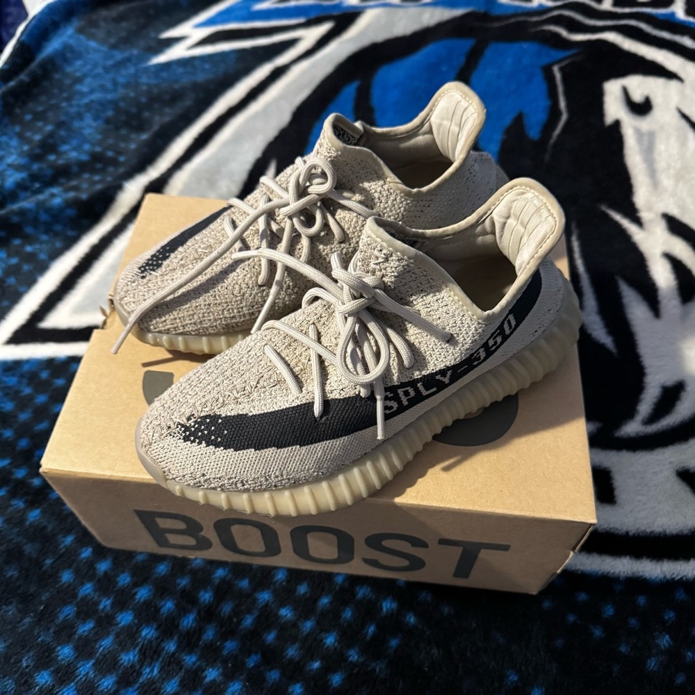 Yeezy 350 V2 Size 7